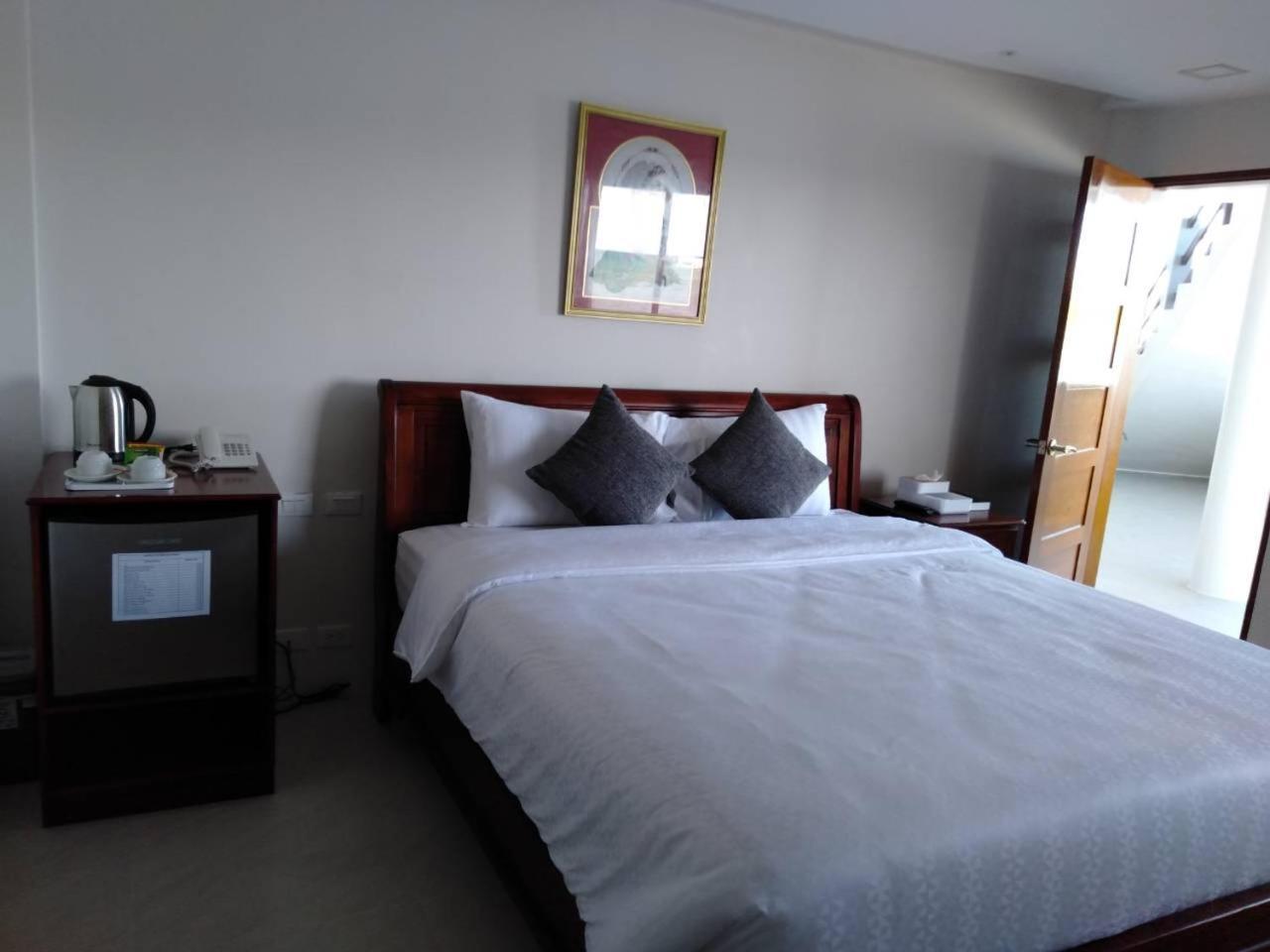 Nirvana Resort Puerto Galera Extérieur photo