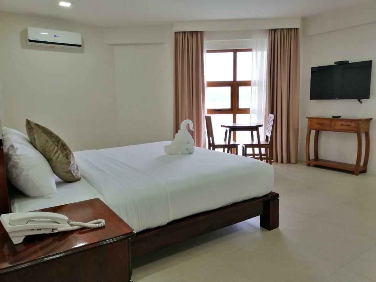 Nirvana Resort Puerto Galera Extérieur photo