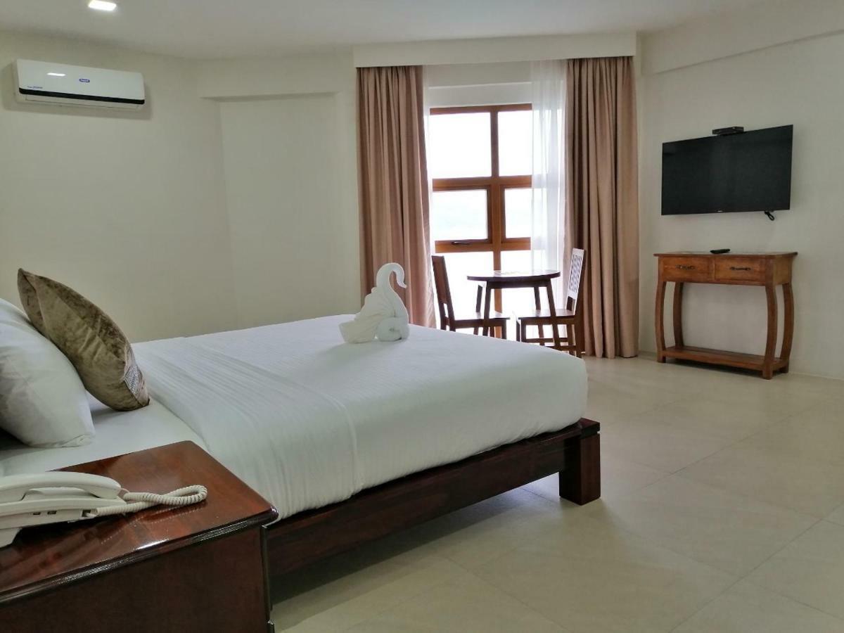 Nirvana Resort Puerto Galera Extérieur photo